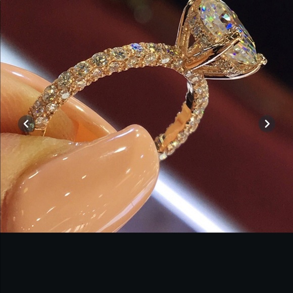 2.5 Carat Lab Moisennite Diamond Ring - Picture 6 of 6